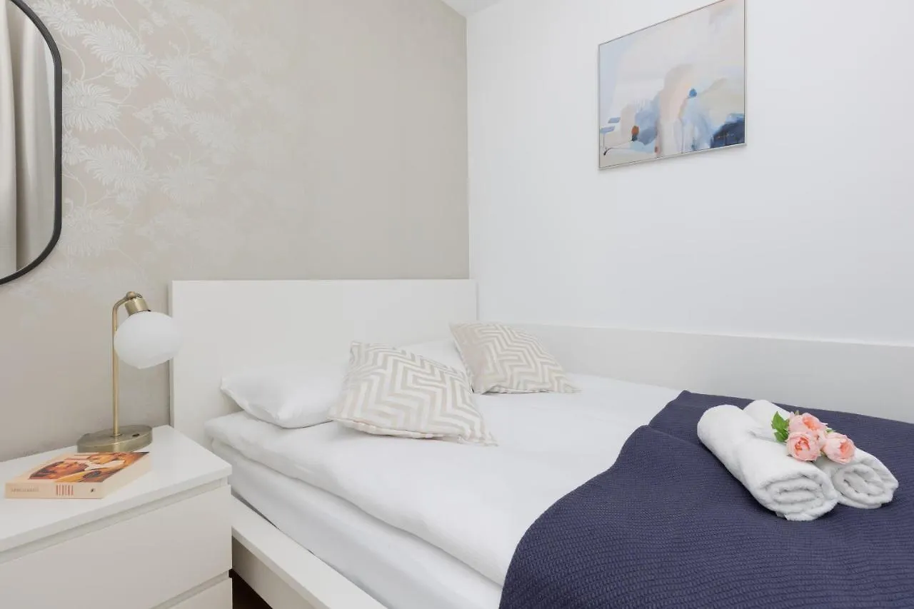 Warszawa Srodmiescie Bonifraterska Apartments By Noclegi Renters  Варшава