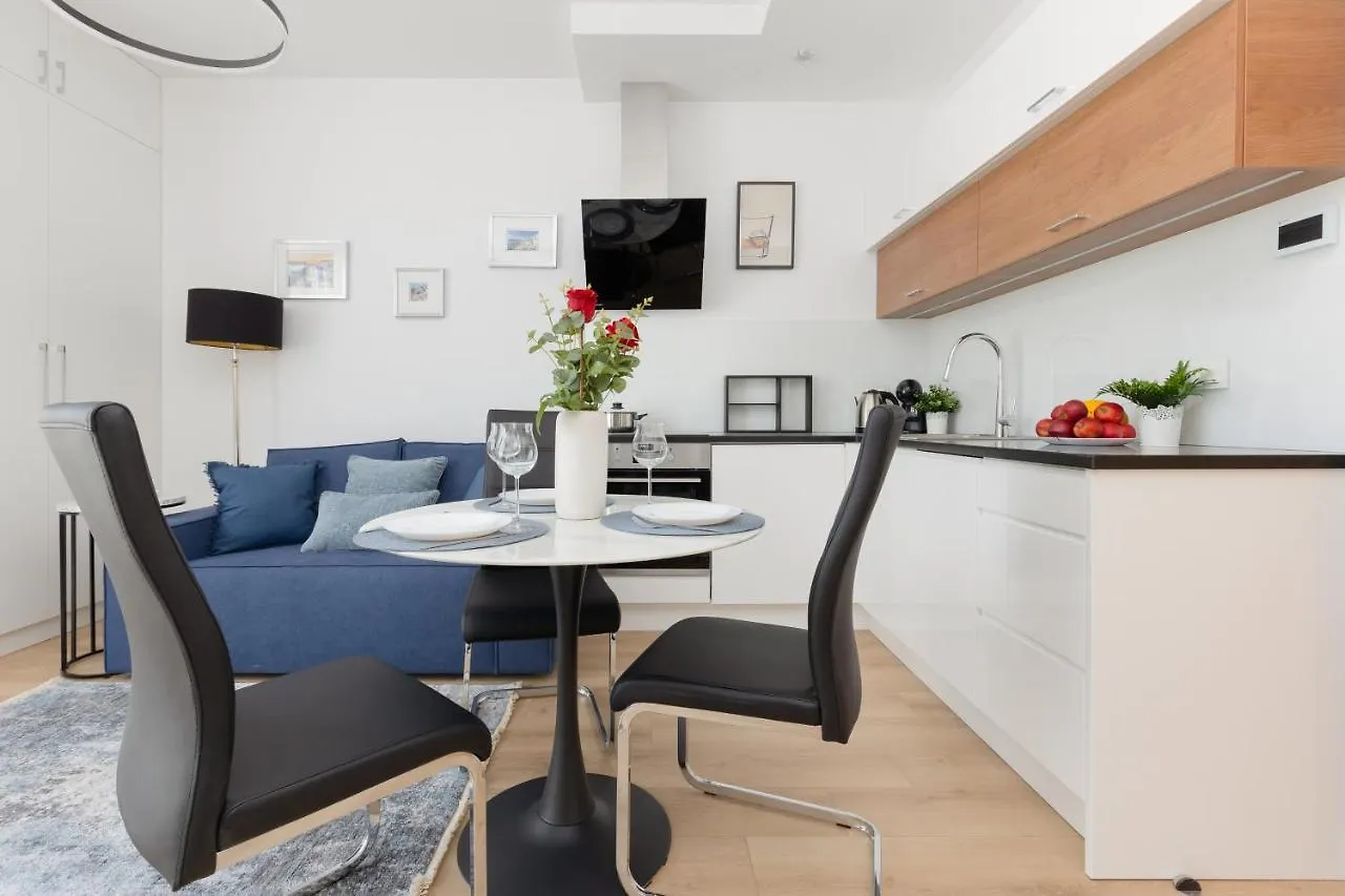 Warszawa Srodmiescie Bonifraterska Apartments By Noclegi Renters Polen